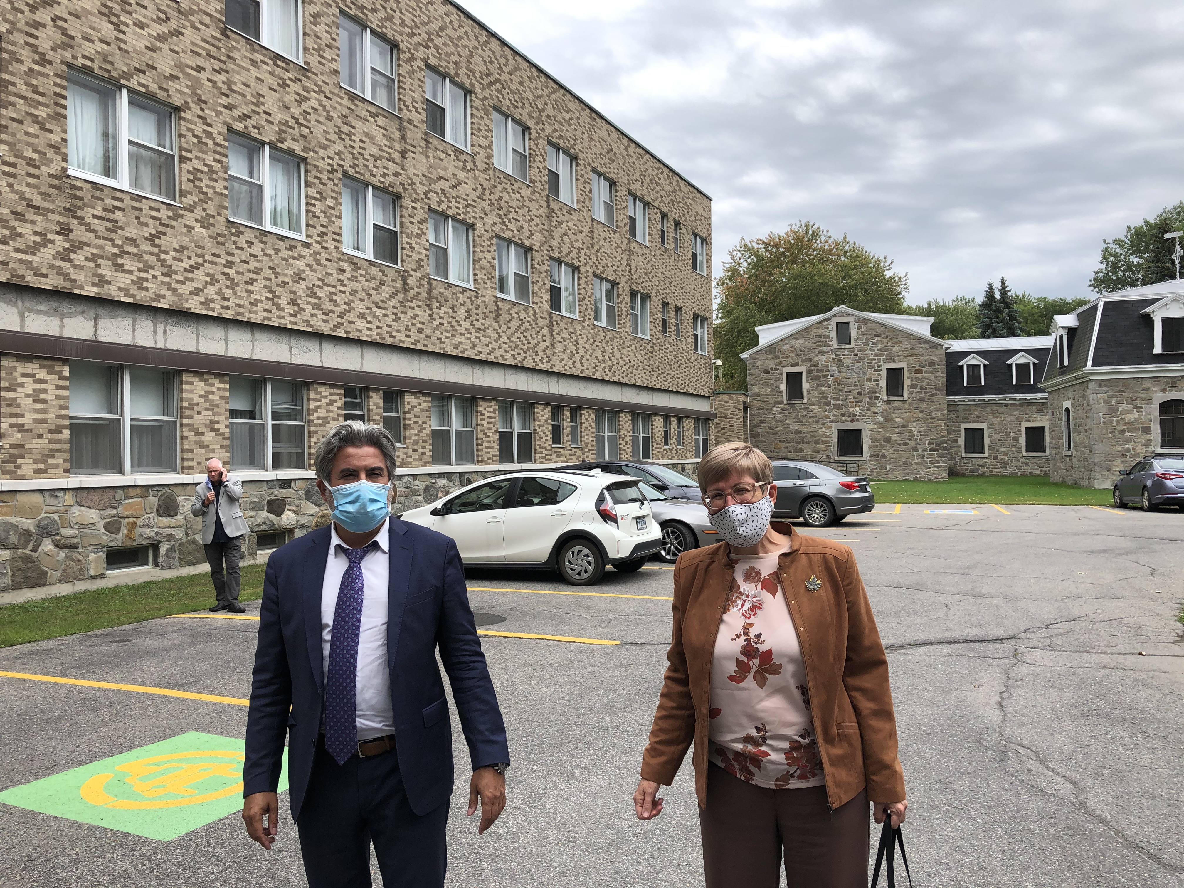 Le leader du gouvernement fédéral prend le pouls de la région