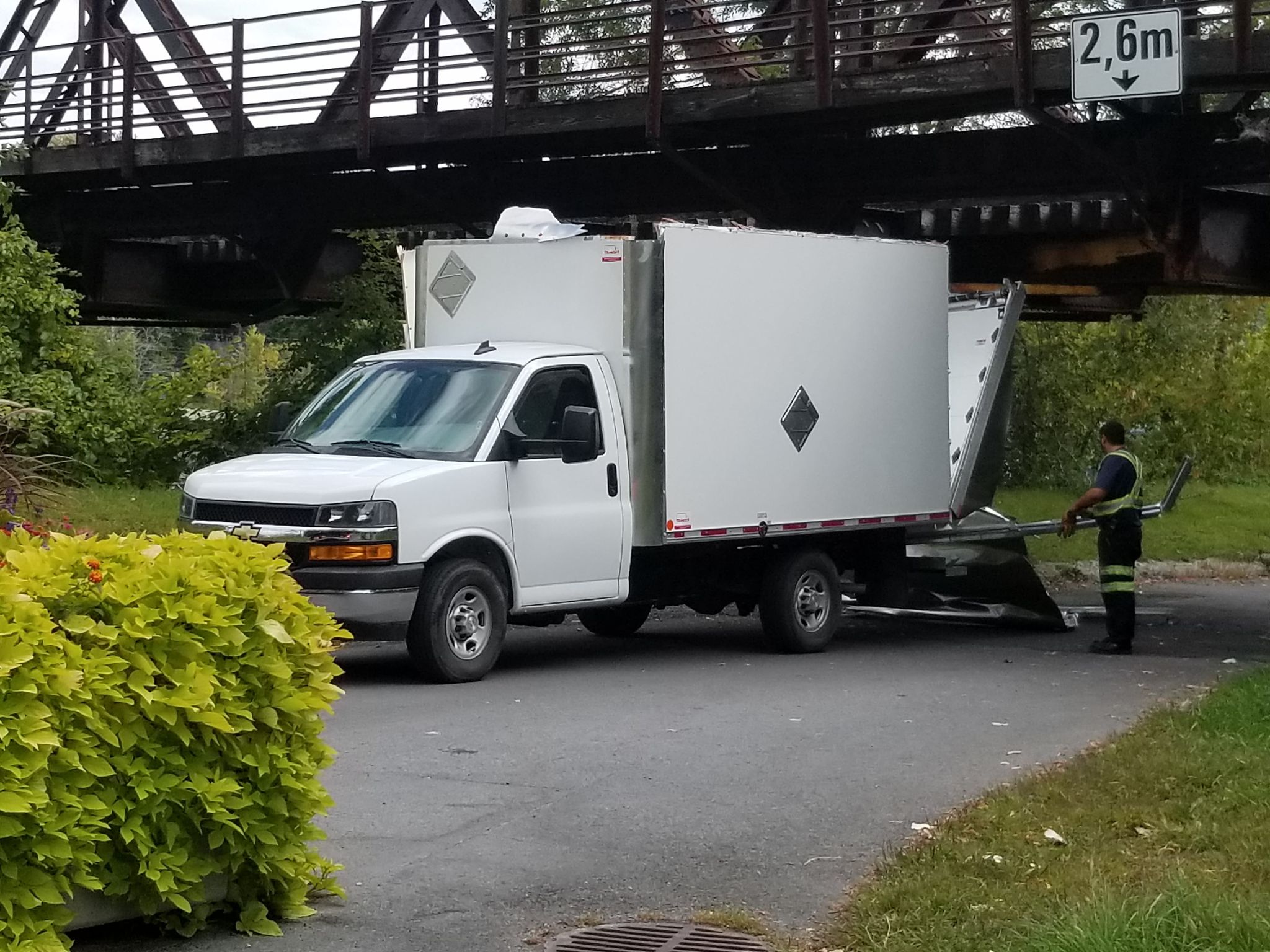 Image illustrant l'article: Un autre camion frappe le pont des Adirondacks