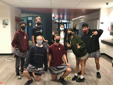 VIDÉO – Des élèves de l’école Lucille-Teasdale portent la jupe pour dénoncer le harcèlement et les agressions