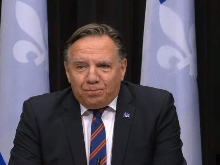 Image illustrant l'article: François Legault demande au gouvernement fédéral d'interdire les vols internationaux non-essentie