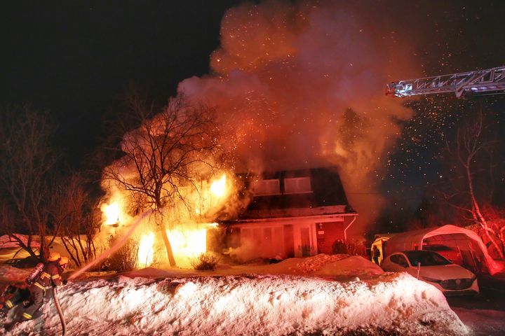 Une personne perd la vie dans l’incendie d’un semi-détaché