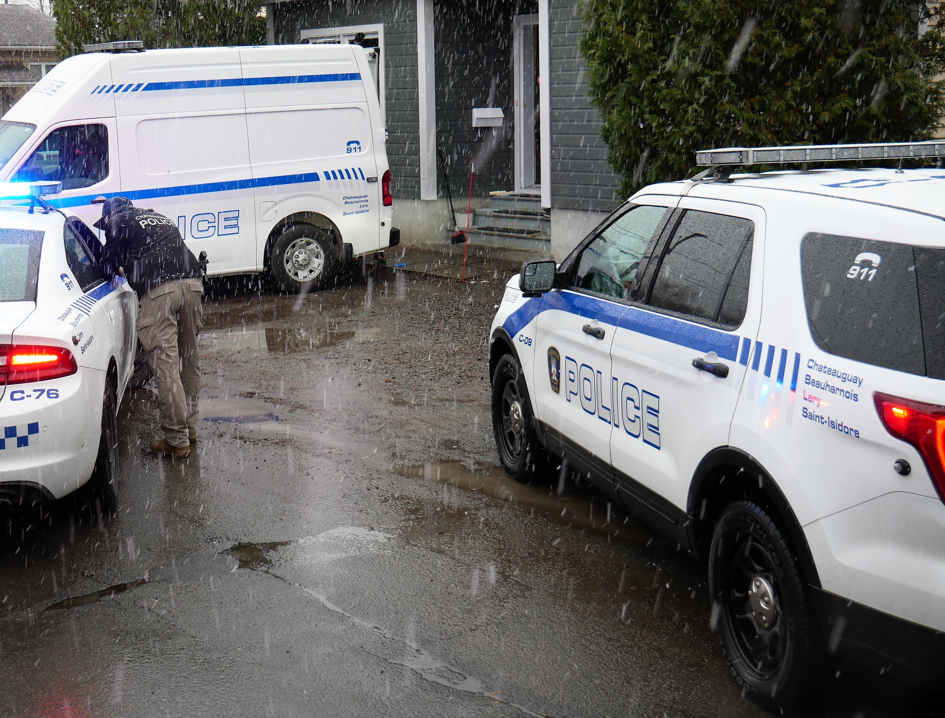 Image illustrant l'article: Perquisition de la police en matière de stupéfiants à Châteauguay