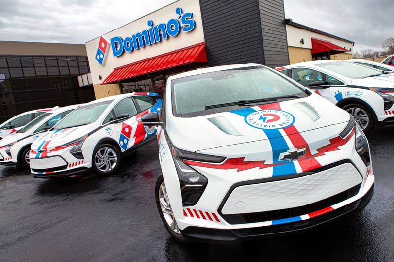 Image illustrant l'article: Domino’s achète 800 Chevrolet Bolts pour livrer ses pizzas