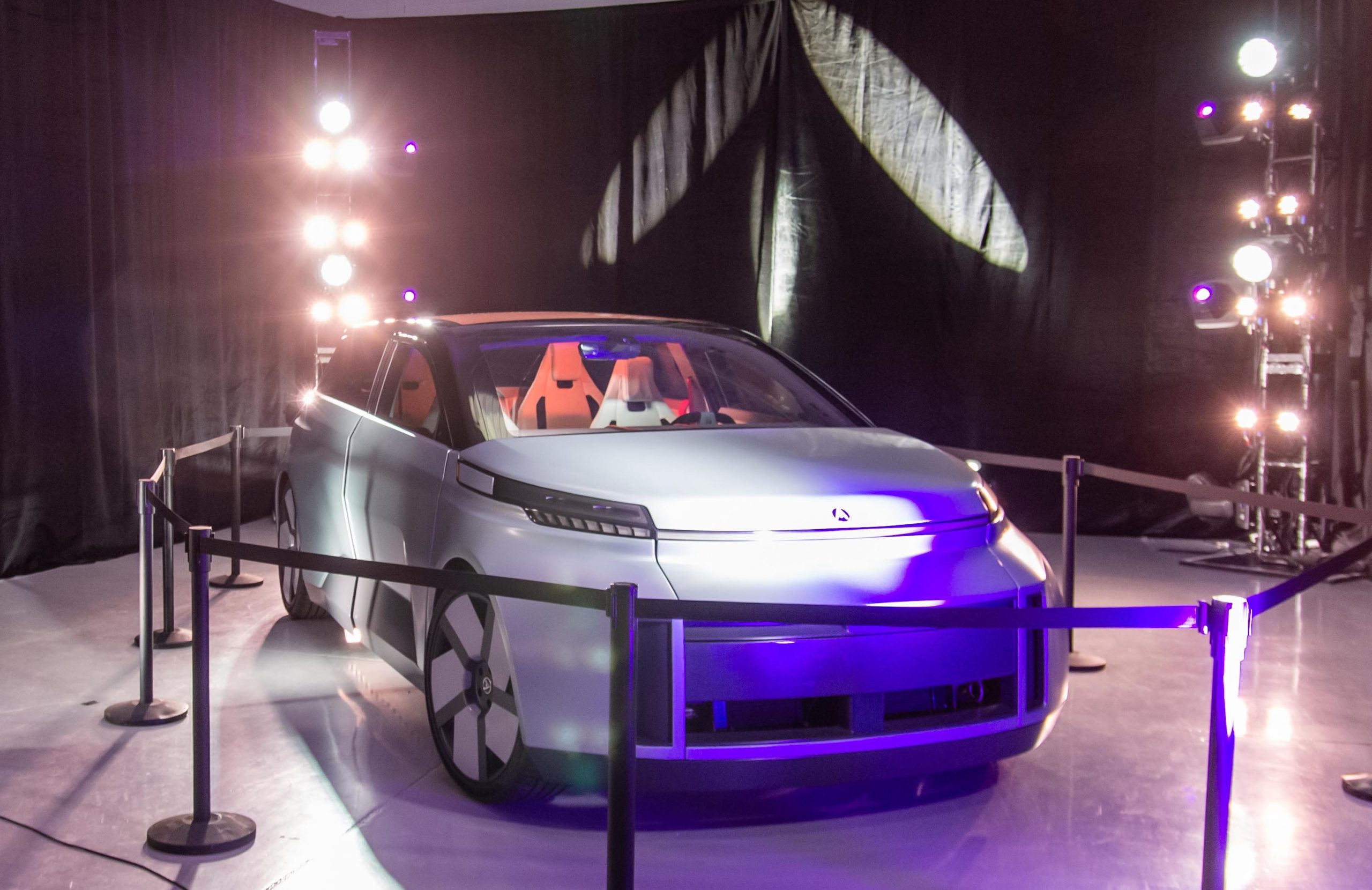 Une voiture Canadienne 100 % électrique dévoilée à Las Vegas