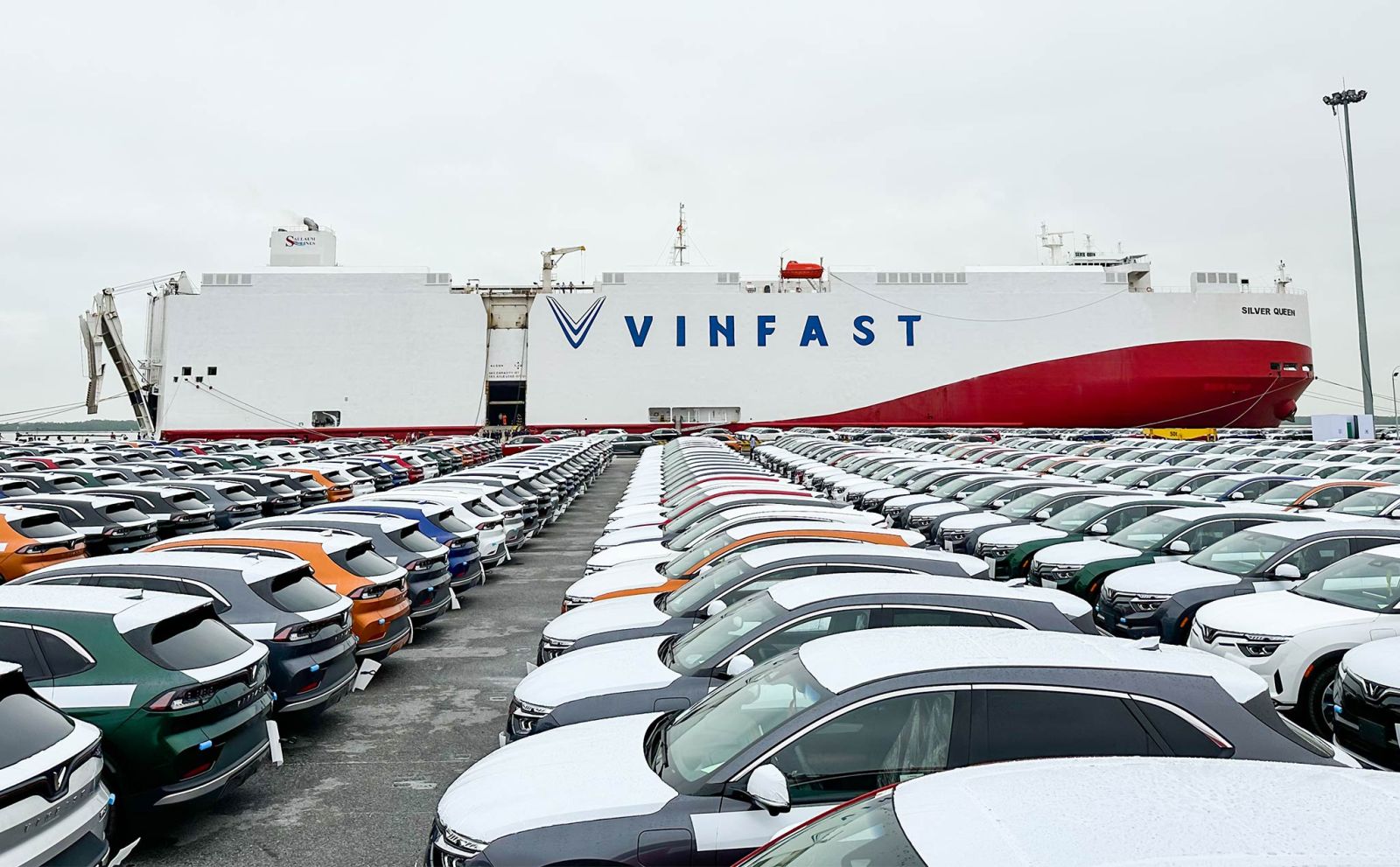 La première cargaison de Voitures Vinfast en route pour le Canada