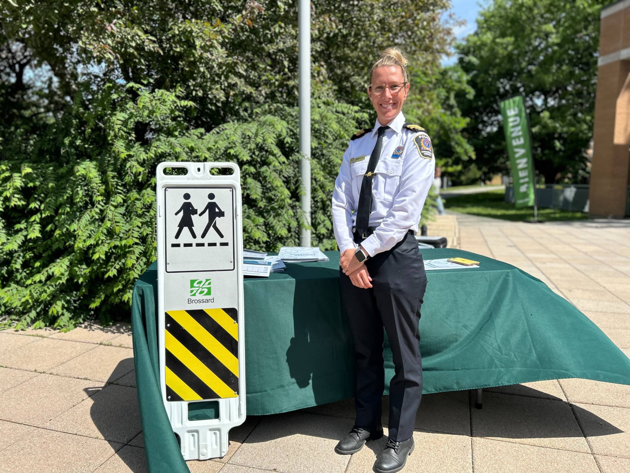 Une femme a un public sans le savoir