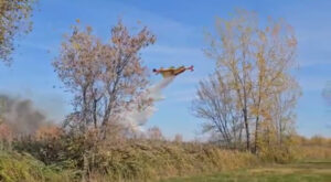 Incendie à Léry : un avion-citerne de la SOPFEU appelé en renfort