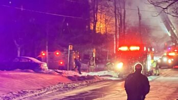 Châteauguay : une maison inhabitée dévorée par les flammes