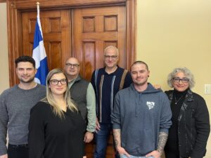 Des élus dénoncent les coupures du fédéral en itinérance