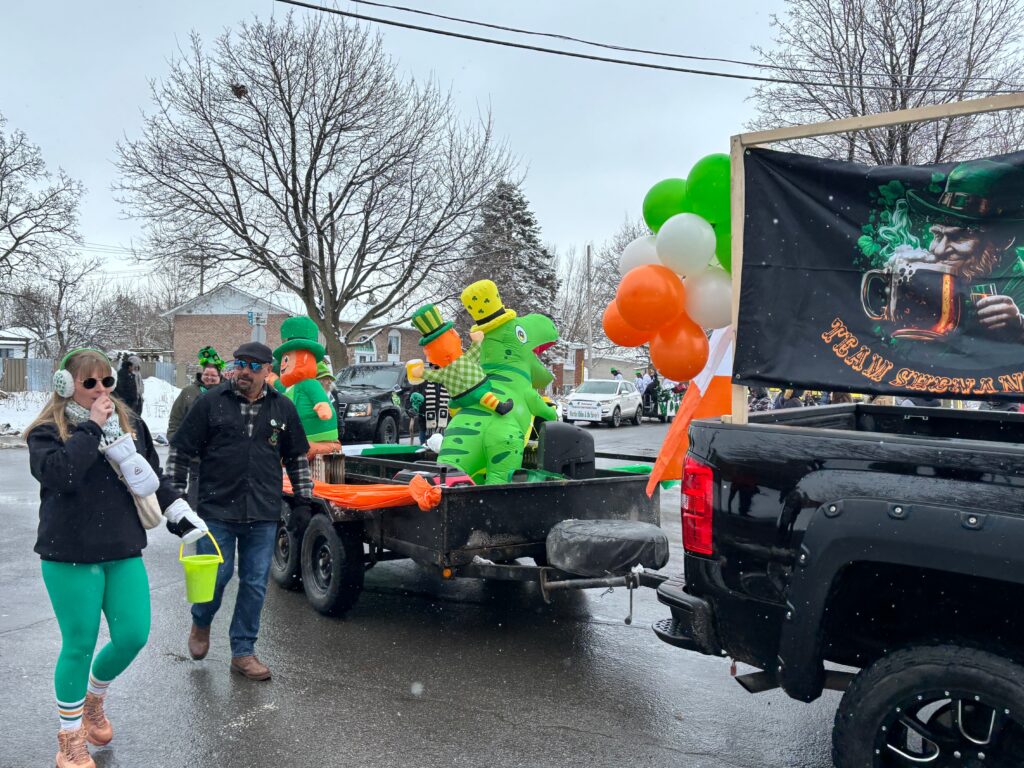 des structures gonflables aux couleurs de la Saint-Patrick
