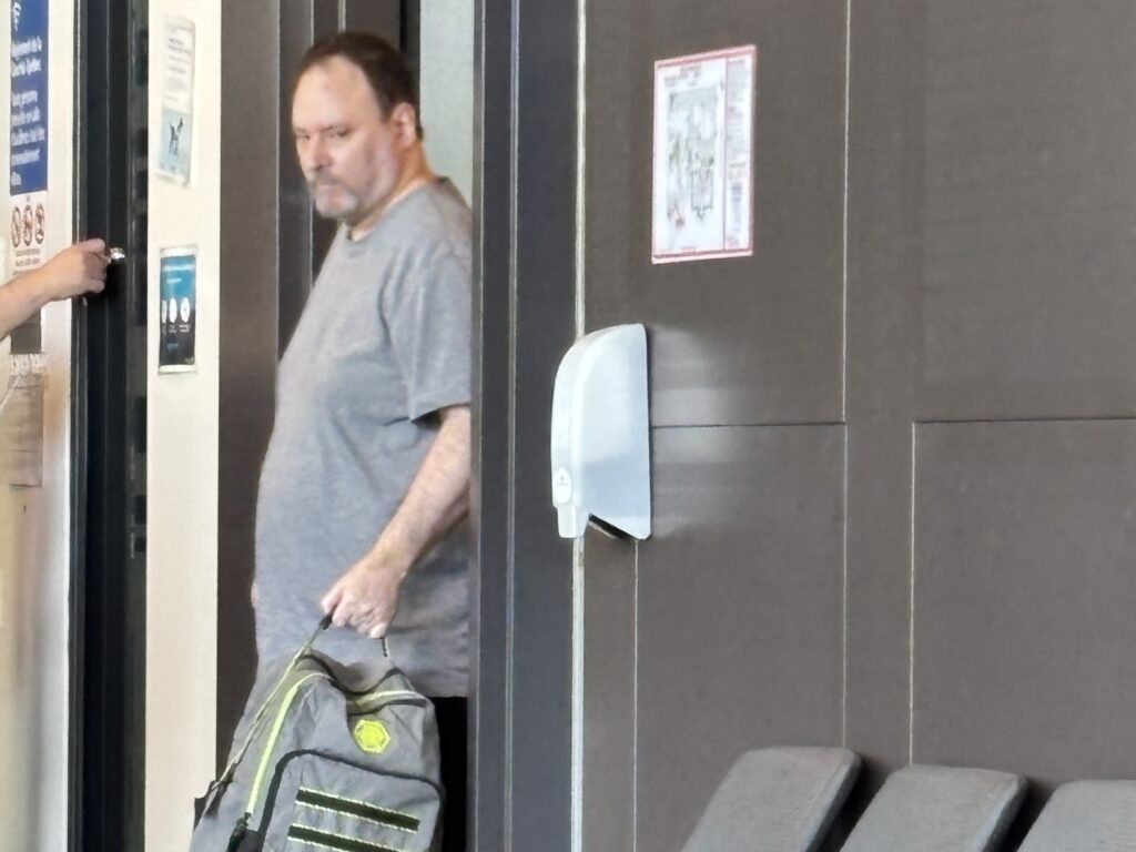 Coupable de contacts sexuels : 90 jours de prison et des travaux communautaires
