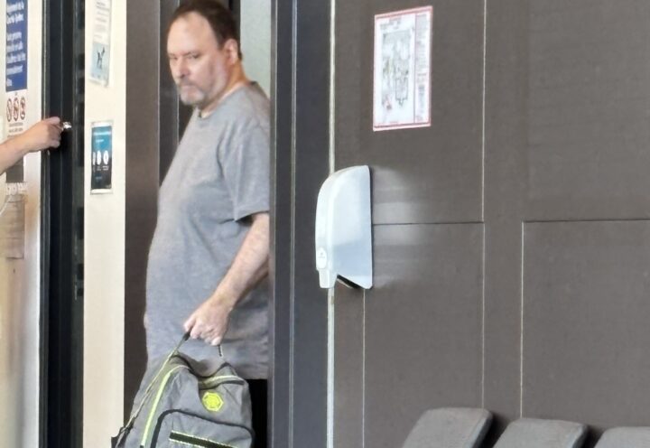 Coupable de contacts sexuels : 90 jours de prison et des travaux communautaires