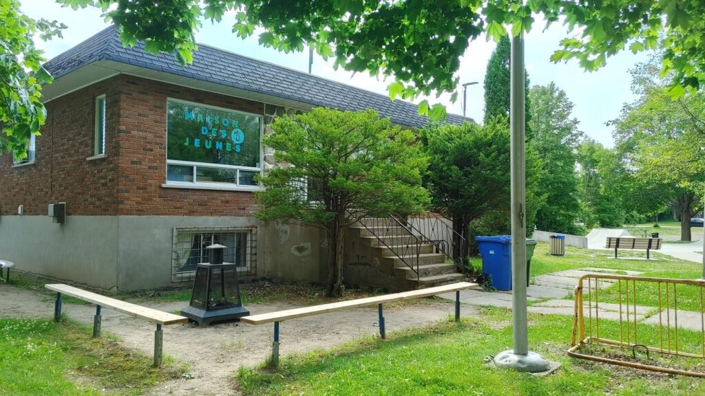 Bâtisse incendiée: le déménagement de la Maison des jeunes merciérois «repoussé»