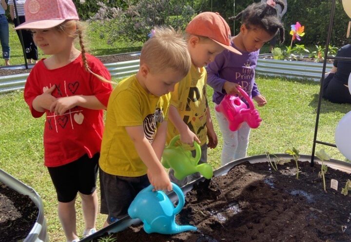 0-5 ans vulnérables : se développer en semant des légumes