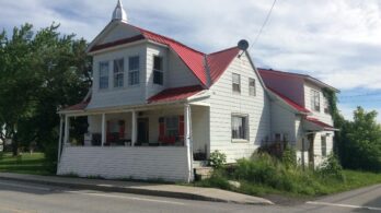 Démolition d’une maison à Saint-Urbain-Premier : les maires tranchent