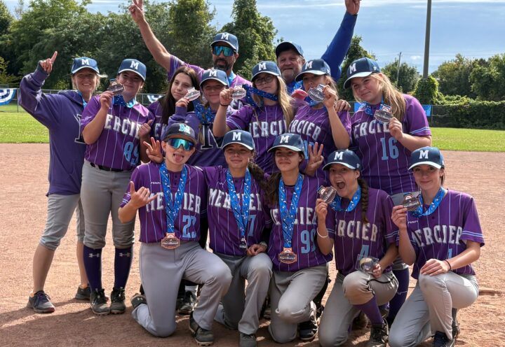 Baseball féminin U15B : un été quasi parfait pour les Rays Mauve